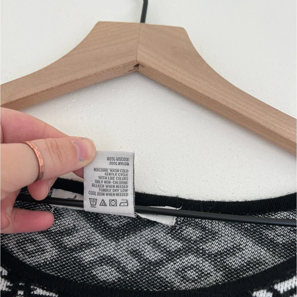 American Rag Sweater Size Medium - Picture 4 of 4